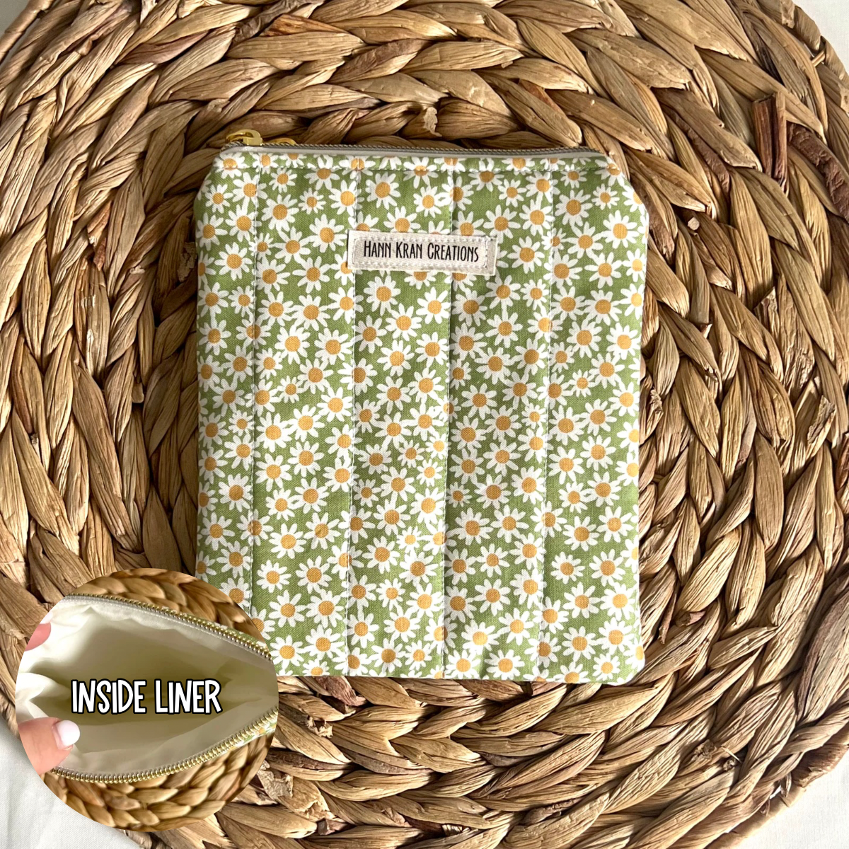 Small Green Daisy E-Reader Sleeve