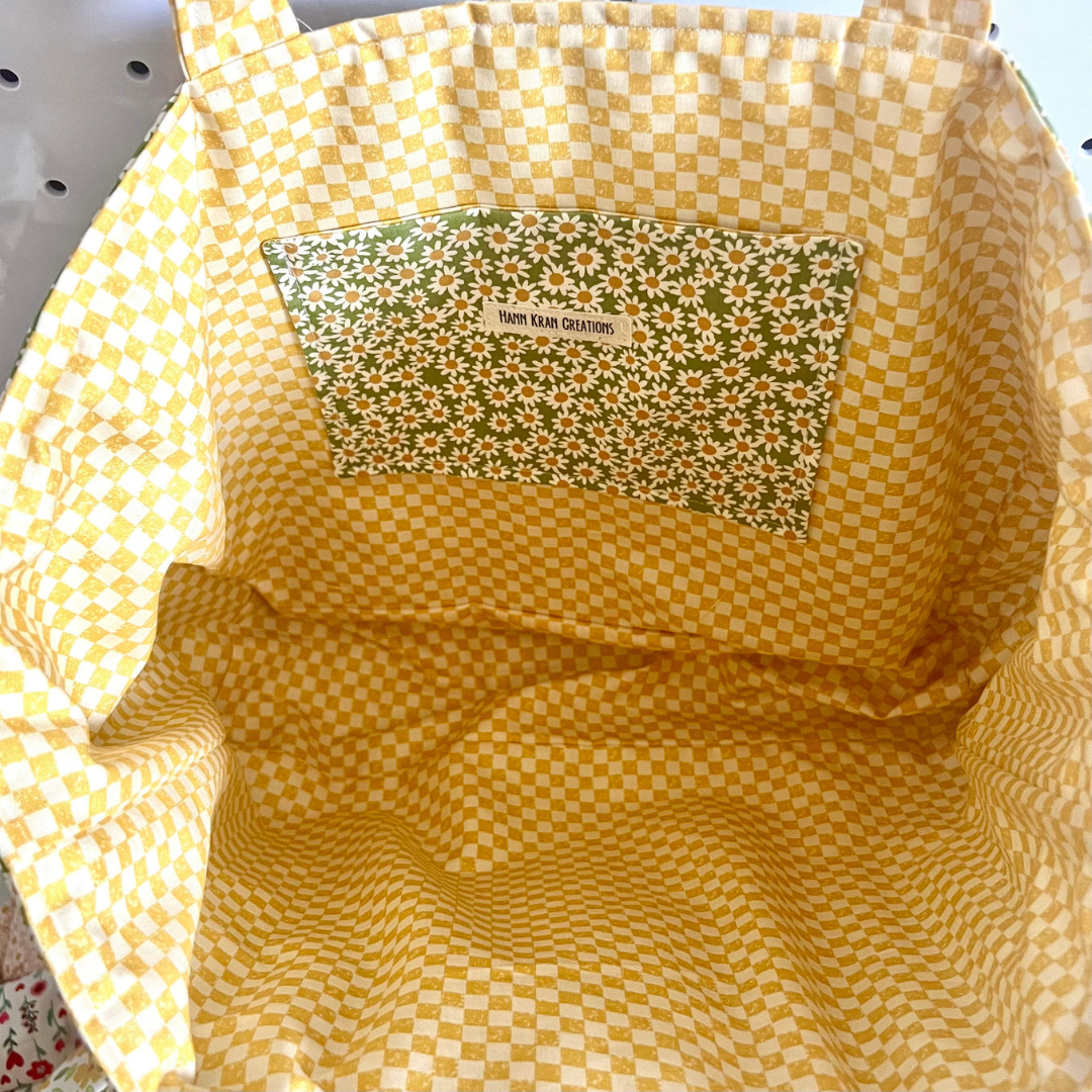 Green Daisy Tote Bag