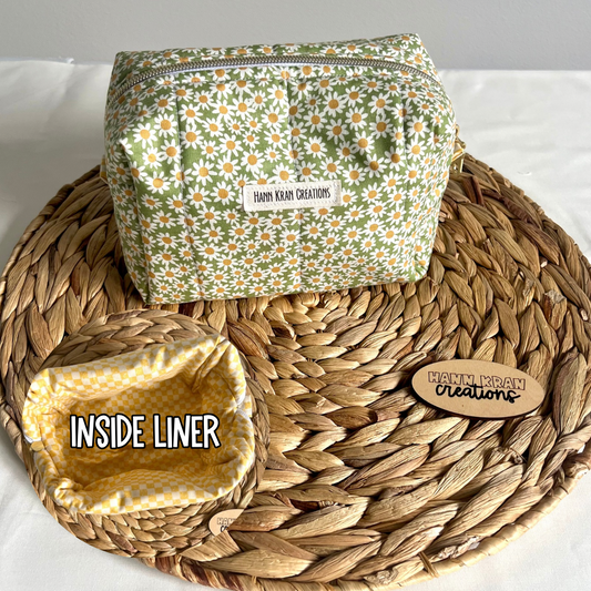 Small Green Daisy Makeup Bag