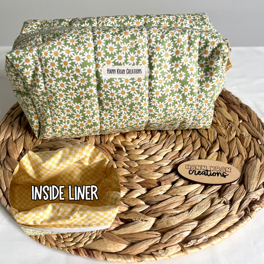Large Green Daisy Makeup Bag