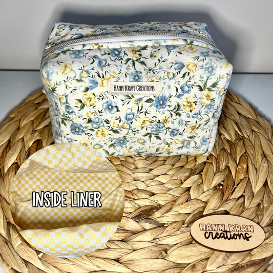 Small Vintage Cottage Bouquet Makeup Bag