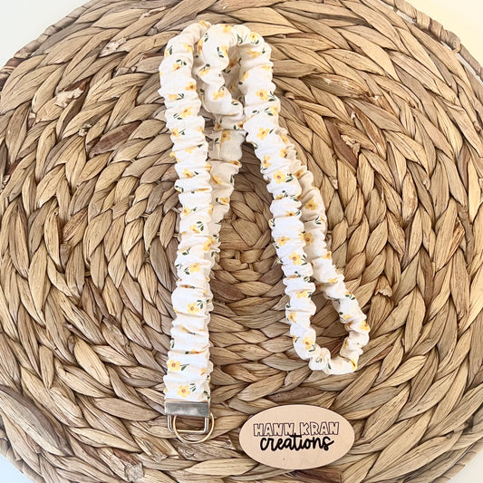 Ditsy Daisy Scrunchie Lanyard